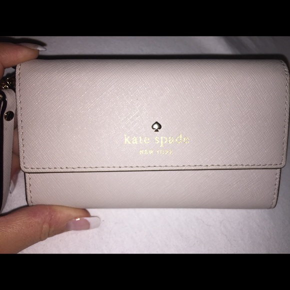 kate spade Handbags - Kate Spade phone wristlet